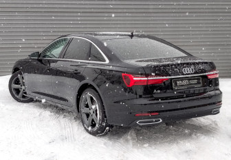 Подержанный автомобиль Audi A6 Sedan 2021 года (7 фото)