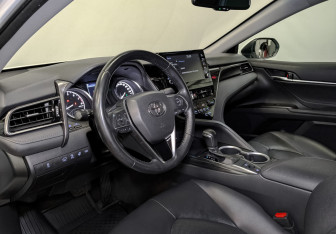 Подержанный автомобиль Toyota Camry Sedan 2021 года (16 фото)