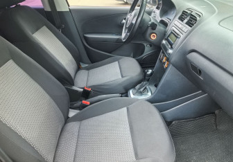 Подержанный автомобиль Volkswagen Polo Sedan 2010 года (10 фото)
