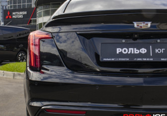 Подержанный автомобиль Cadillac CT5 2021 года (26 фото)