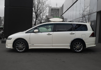 Подержанный автомобиль Honda Odyssey Compactvan 2004 года (8 фото)