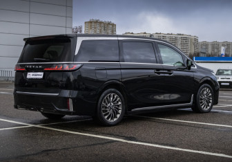 Подержанный автомобиль Voyah Dream 2023 года (6 фото)