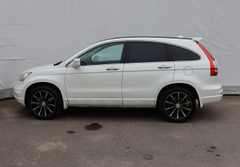 Подержанный автомобиль Honda CR-V 2011 года (8 фото)