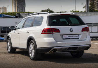Подержанный автомобиль Volkswagen Passat Wagon 2012 года (7 фото)