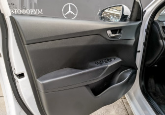 Подержанный автомобиль Hyundai Solaris Sedan 2021 года (19 фото)