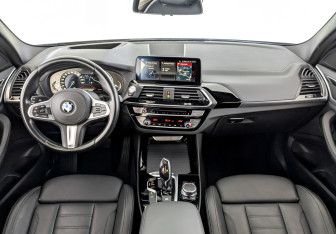 Подержанный автомобиль BMW X3 2019 года (14 фото)