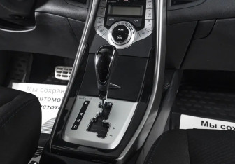 Подержанный автомобиль Hyundai Elantra Sedan 2012 года (9 фото)