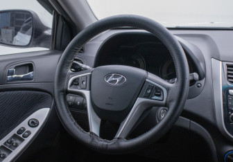 Подержанный автомобиль Hyundai Solaris Sedan 2012 года (15 фото)