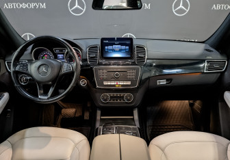 Подержанный автомобиль Mercedes-Benz GLE 2017 года (14 фото)
