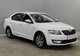 Подержанный автомобиль Skoda Octavia Liftback 2013 года (3 фото)