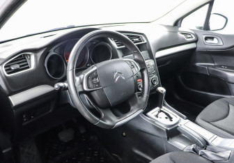 Подержанный автомобиль Citroen C4 Sedan 2014 года (7 фото)