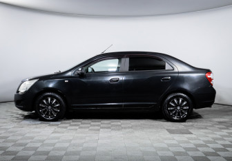 Подержанный автомобиль Chevrolet Cobalt Sedan 2013 года (8 фото)