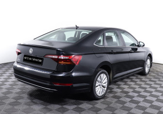 Подержанный автомобиль Volkswagen Jetta Sedan 2019 года (5 фото)