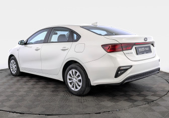 Подержанный автомобиль Kia Cerato Sedan 2019 года (7 фото)