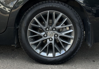 Подержанный автомобиль Lexus ES 2018 года (17 фото)