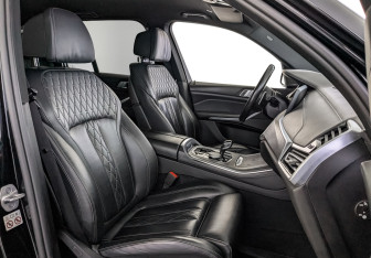 Подержанный автомобиль BMW X5 2021 года (24 фото)