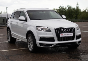Подержанный автомобиль Audi Q7 2014 года (3 фото)