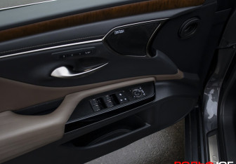 Подержанный автомобиль Lexus ES 2021 года (19 фото)