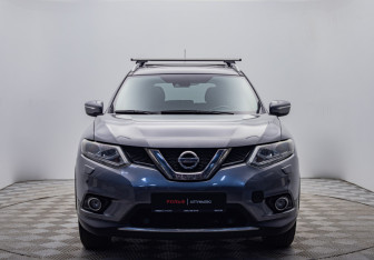 Подержанный автомобиль Nissan X-Trail 2015 года (8 фото)