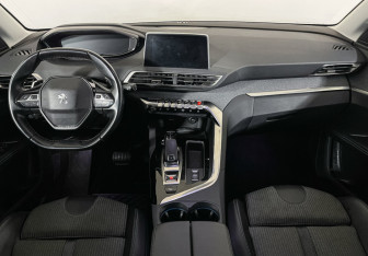 Подержанный автомобиль Peugeot 5008 Suv 2021 года (12 фото)