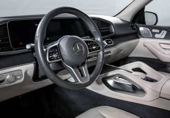Подержанный автомобиль Mercedes-Benz GLE 2019 года (14 фото)