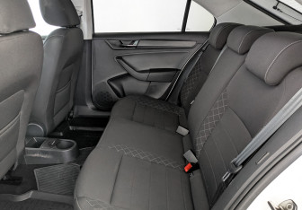 Подержанный автомобиль Skoda Rapid Liftback 2021 года (18 фото)