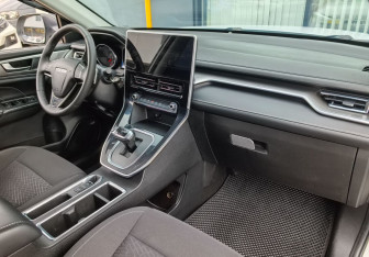 Подержанный автомобиль Haval M6 2023 года (11 фото)