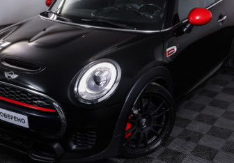 Подержанный автомобиль MINI Hatch 2016 года (27 фото)