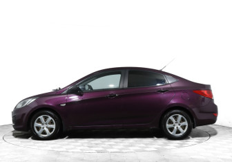 Подержанный автомобиль Hyundai Solaris Sedan 2013 года (8 фото)