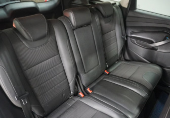 Подержанный автомобиль Ford Kuga 2015 года (12 фото)