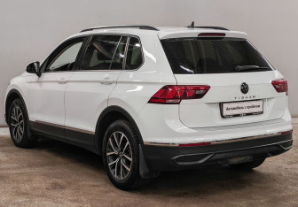 Подержанный автомобиль Volkswagen Tiguan 2021 года (7 фото)