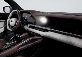 Подержанный автомобиль Geely Monjaro 2023 года (9 фото)