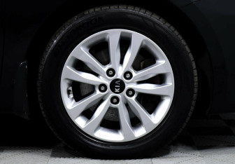 Подержанный автомобиль Kia Ceed Hatchback 2017 года (7 фото)