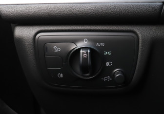 Подержанный автомобиль Audi A6 Sedan 2015 года (22 фото)