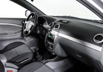 Подержанный автомобиль Chevrolet Lacetti Hatchback 2010 года (11 фото)