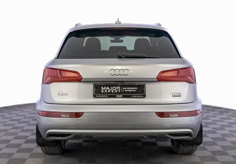 Подержанный автомобиль Audi Q5 2017 года (6 фото)