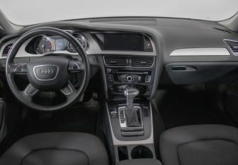 Подержанный автомобиль Audi A4 Sedan 2013 года (13 фото)