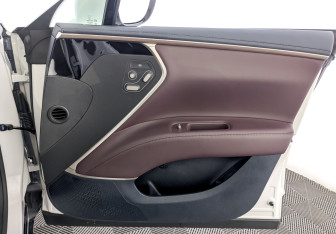 Подержанный автомобиль Avatr 11 2023 года (26 фото)