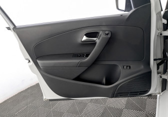 Подержанный автомобиль Volkswagen Polo Sedan 2019 года (19 фото)