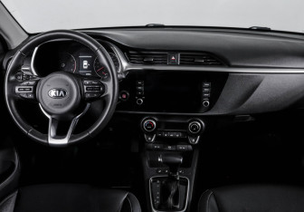 Подержанный автомобиль Kia Rio Sedan 2021 года (12 фото)