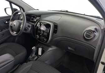 Подержанный автомобиль Renault Kaptur 2017 года (19 фото)