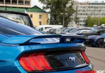 Подержанный автомобиль Ford Mustang Coupe 2019 года (23 фото)