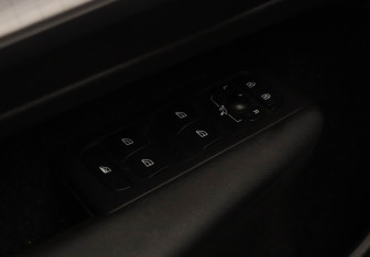 Подержанный автомобиль Volvo XC40 2020 года (22 фото)