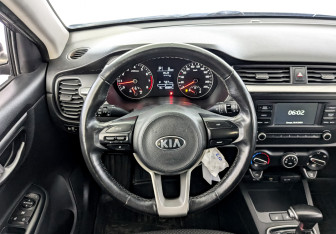Подержанный автомобиль Kia Rio Hatchback 2021 года (21 фото)