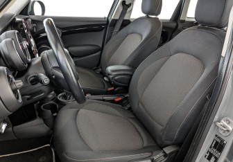 Подержанный автомобиль MINI Hatch 2020 года (20 фото)