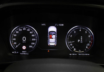 Подержанный автомобиль Volvo XC40 2019 года (13 фото)