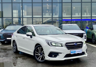 Подержанный автомобиль Subaru Legacy Sedan 2019 года (3 фото)