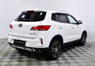 Подержанный автомобиль FAW Besturn X40 2019 года (3 фото)