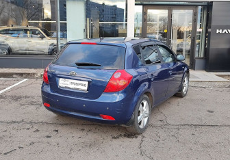 Подержанный автомобиль Kia Ceed Hatchback 2008 года (5 фото)