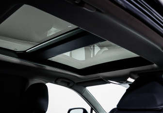 Подержанный автомобиль Toyota RAV4 2024 года (18 фото)